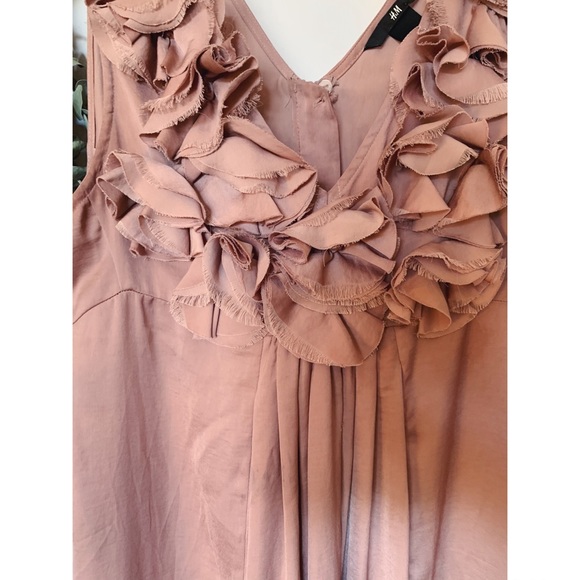 H&M Blush pink satiny ruffled mini dress - Picture 3 of 4